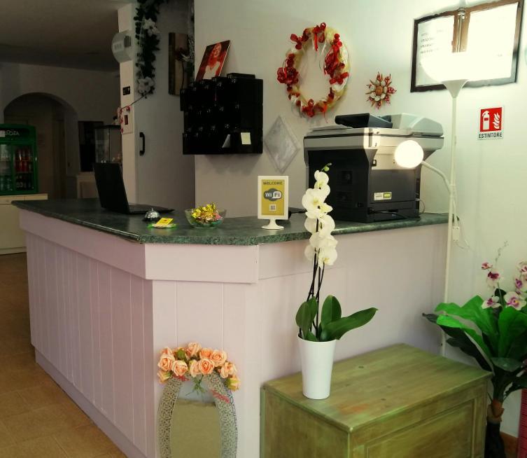 Hotel Criss Rimini Kültér fotó