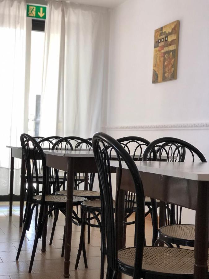 Hotel Criss Rimini Kültér fotó